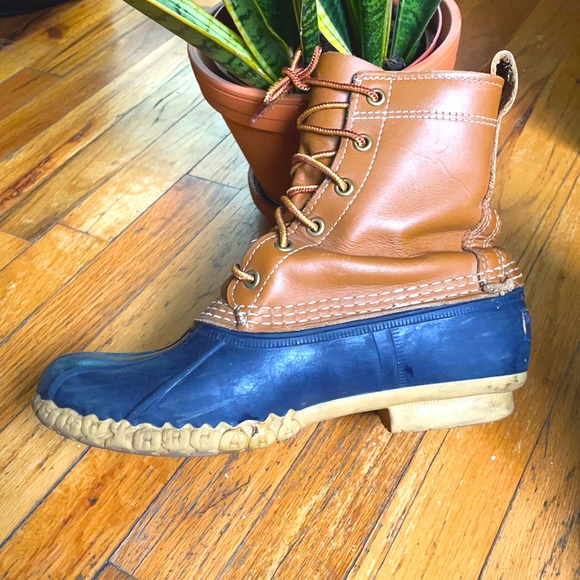 Women’s L.L. Bean Boots 8” - Picture 2 of 7